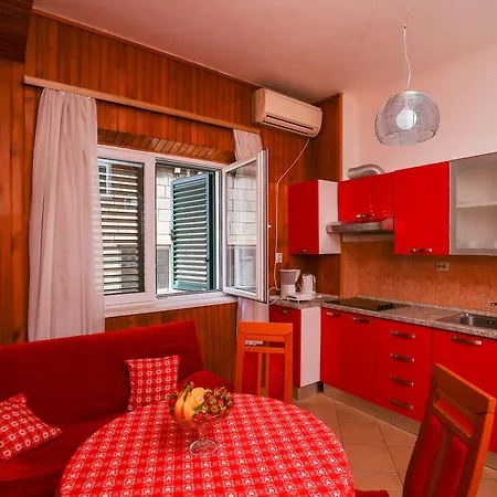 Little Lion Apartment